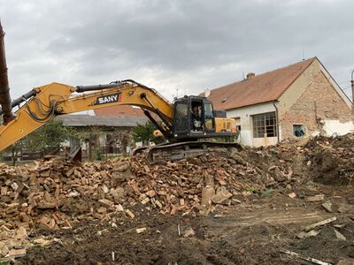 Demoliční práce v Hustopečích a blízkém okolí | Demolice Hustopeče a okolí